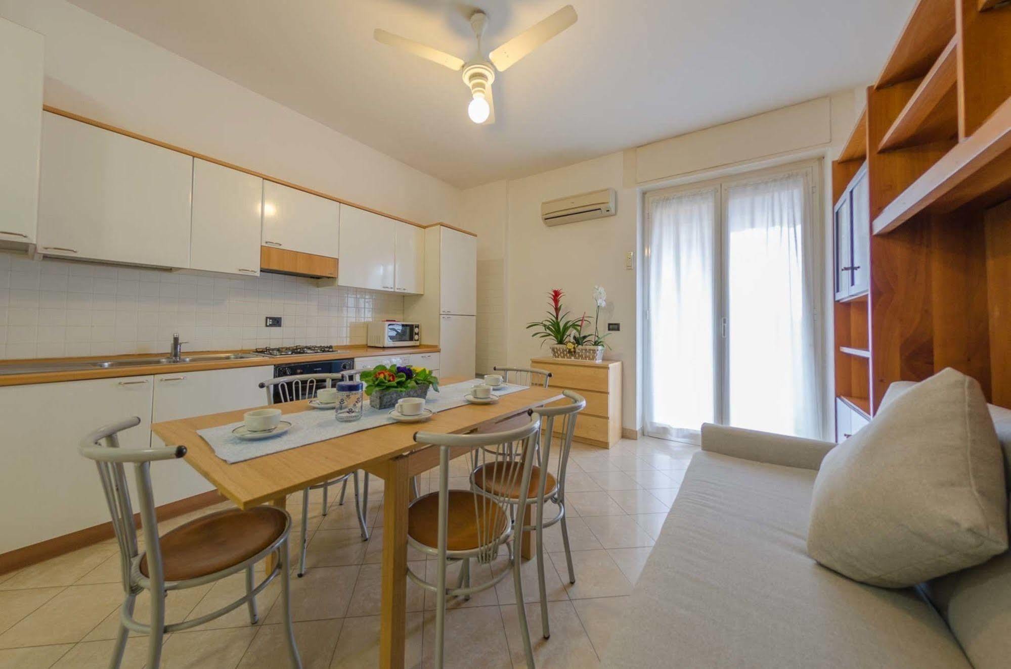 Aparthotel Residenza Adelaide à Finale Ligure Extérieur photo